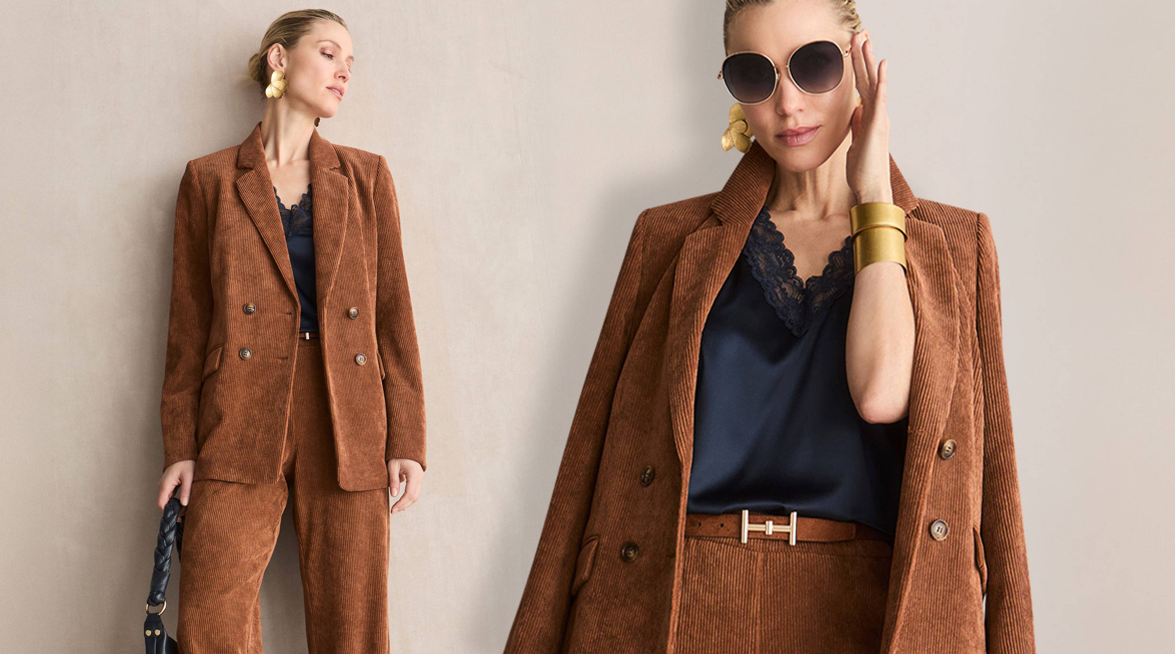 Damen-Hosenanzüge in Navy, Braun und Salbeigrün mit Blazer, Hose und unterschiedlichen Stoffstrukturen