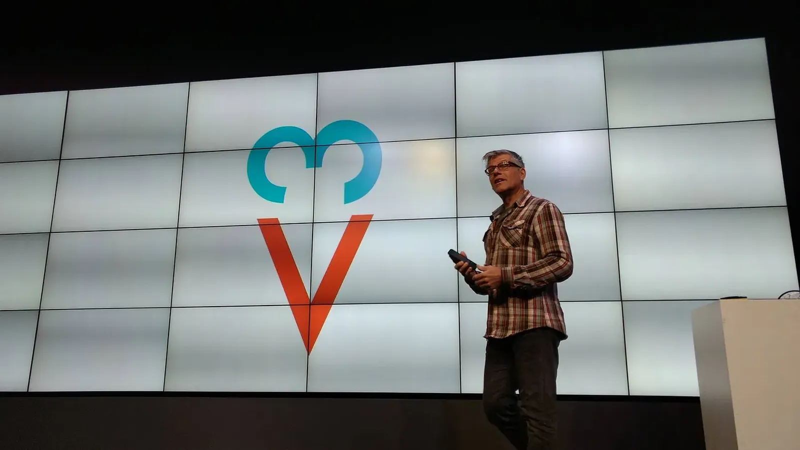 Leo Koster presenting