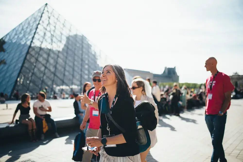 group leader outside the louvre