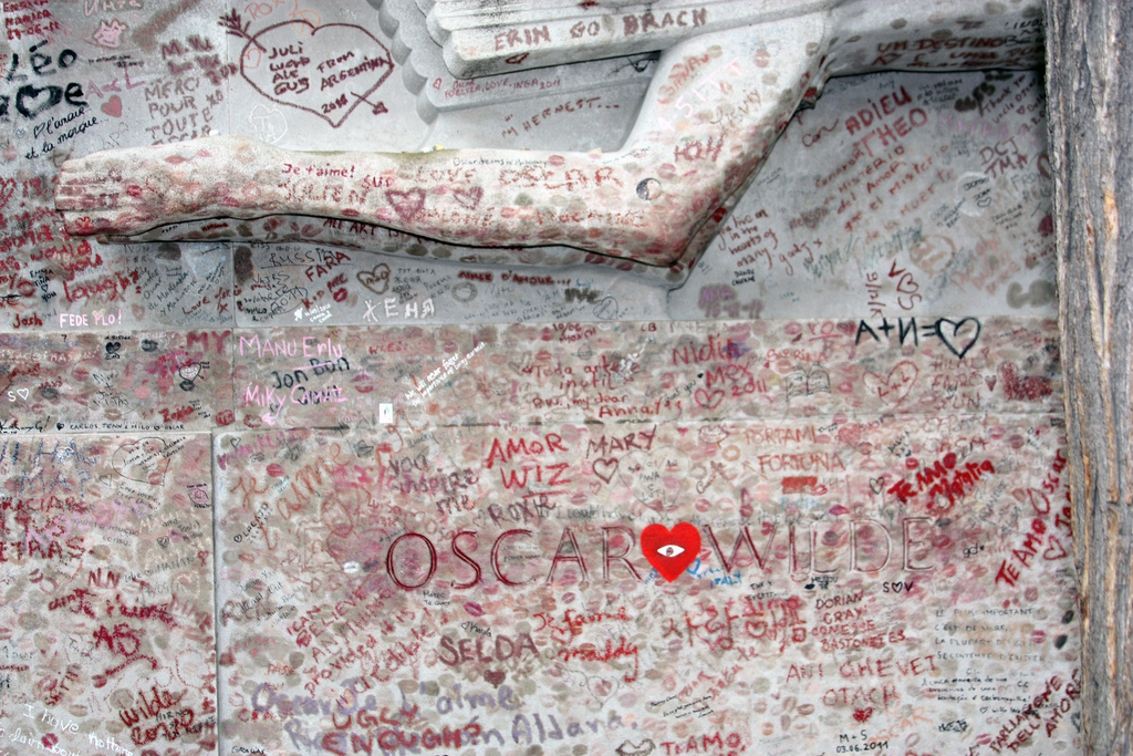 Oscar Wilde Tomb Paris