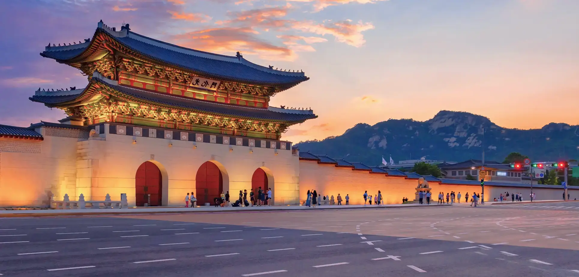 Sunset over Gwanghwamun gate, Seoul, South Korea