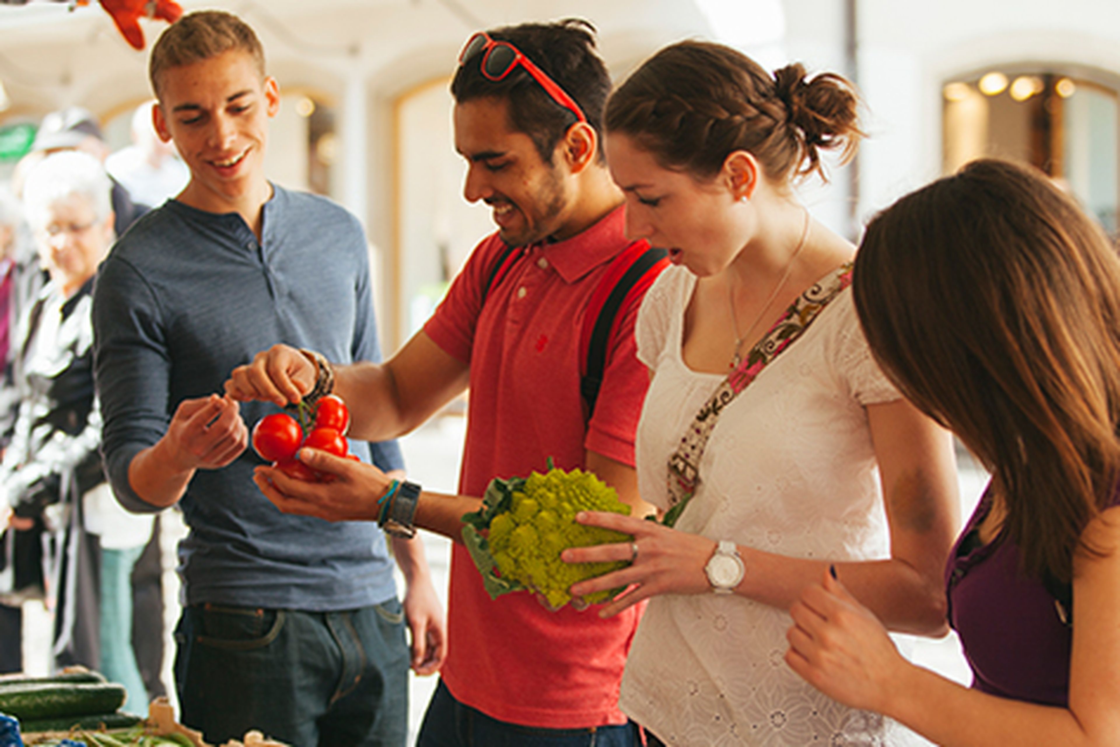 GroupLocalMarket_Large