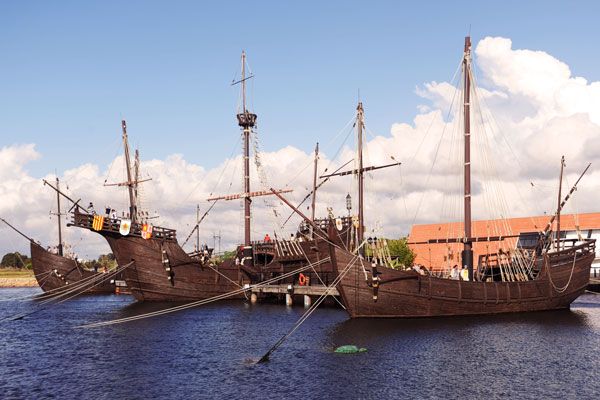 why is Columbus Day celebrated? 