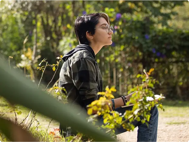 Enjoy an open-air art workshop with Parisian artists in the beautiful Jardins du Luxembourg