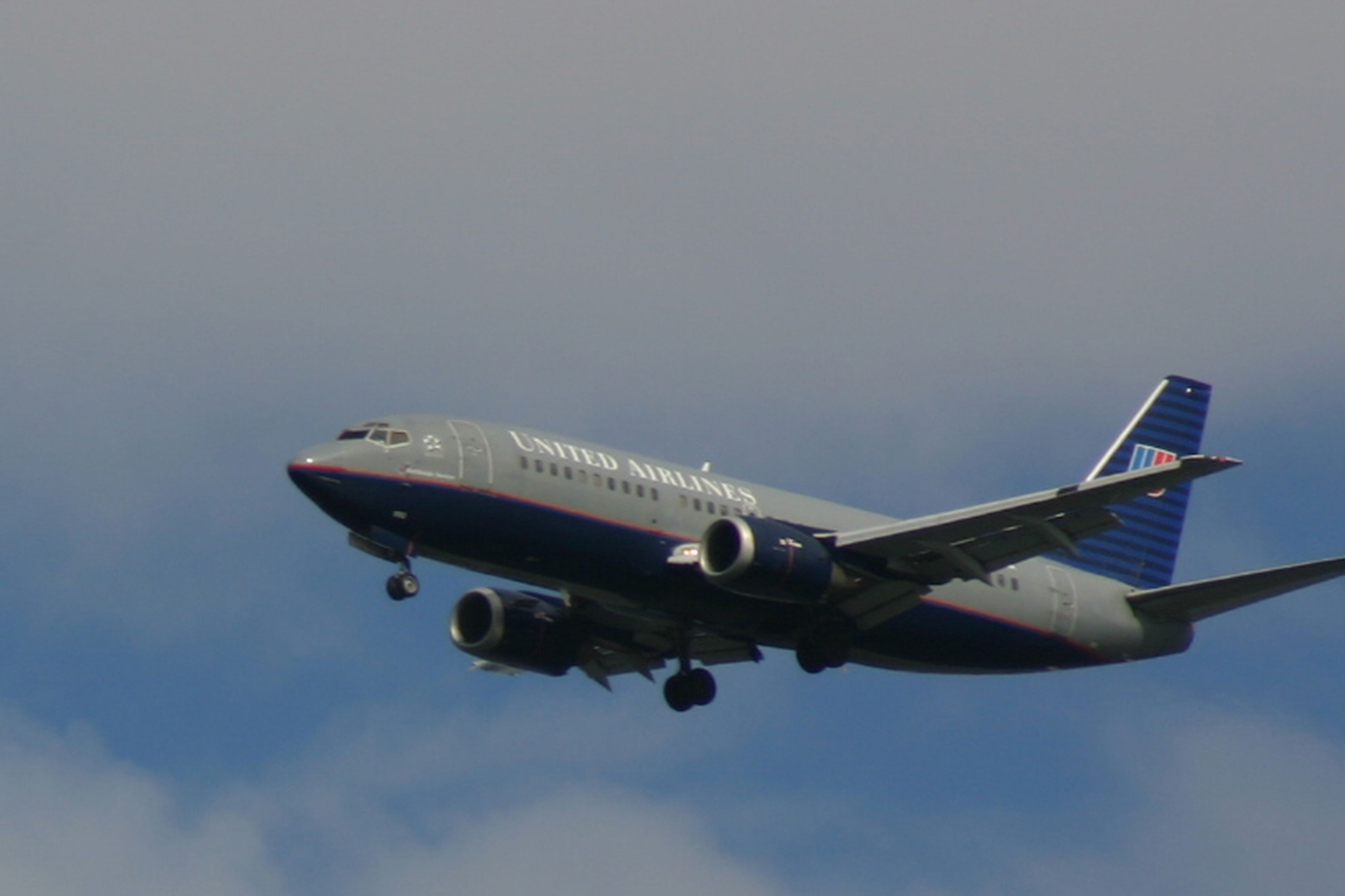 United Airlines Airplane flying
