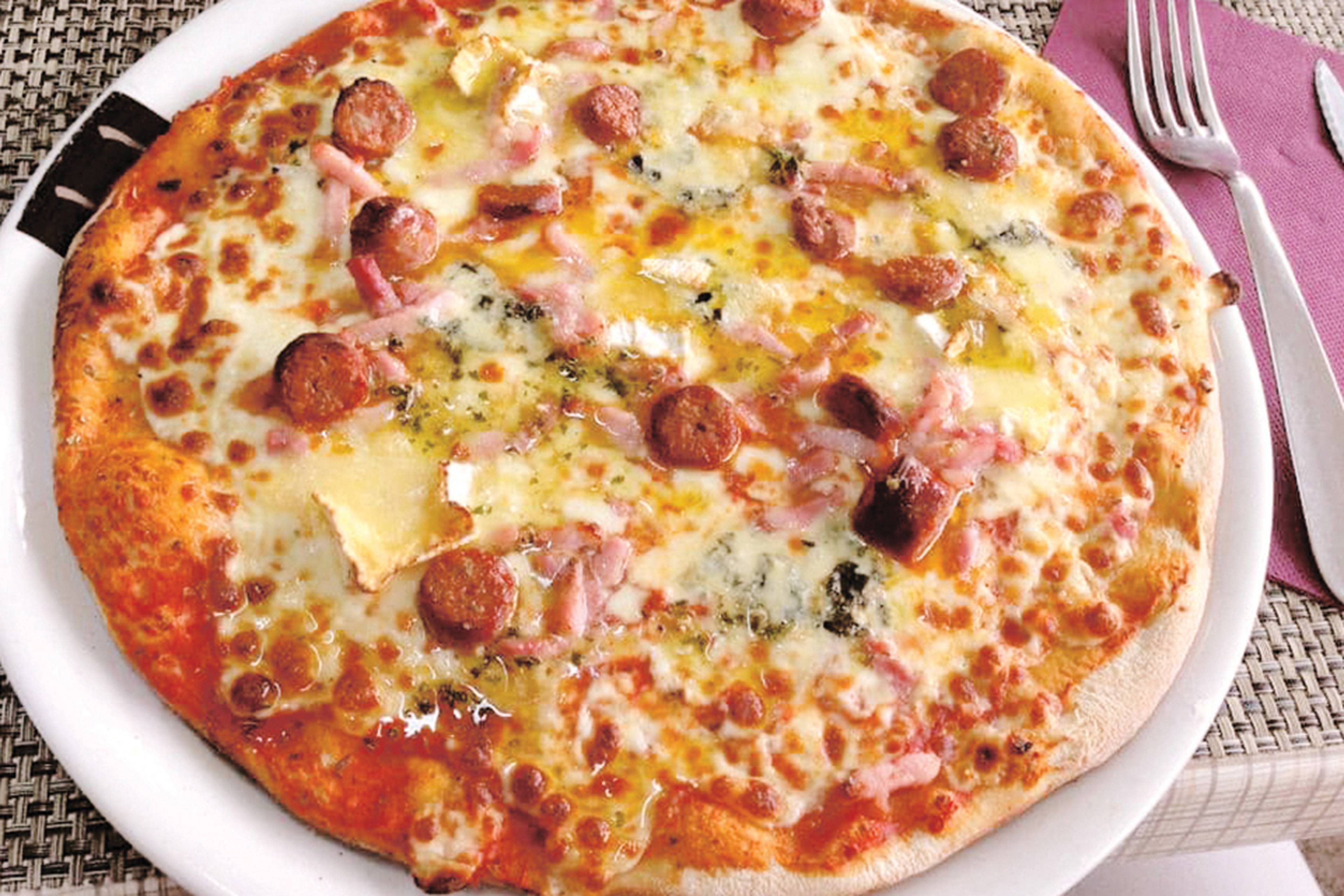 eating around the world: pizza is a must