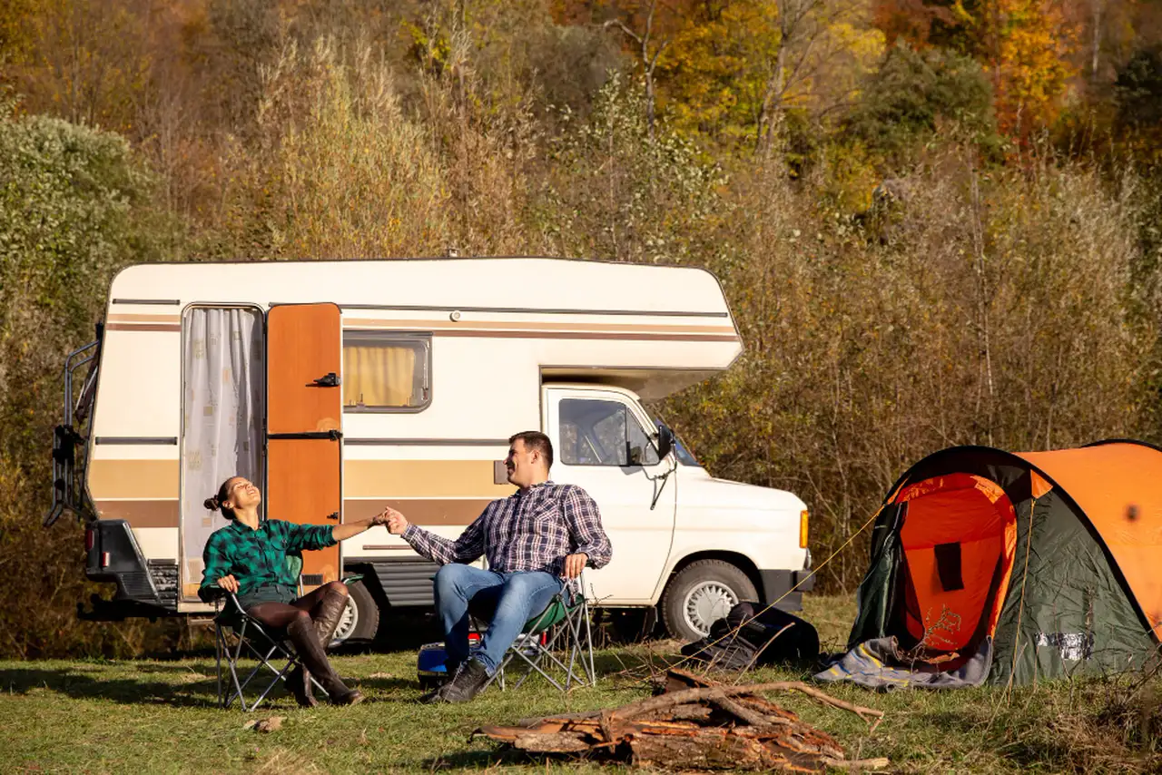 Camper halten Hand