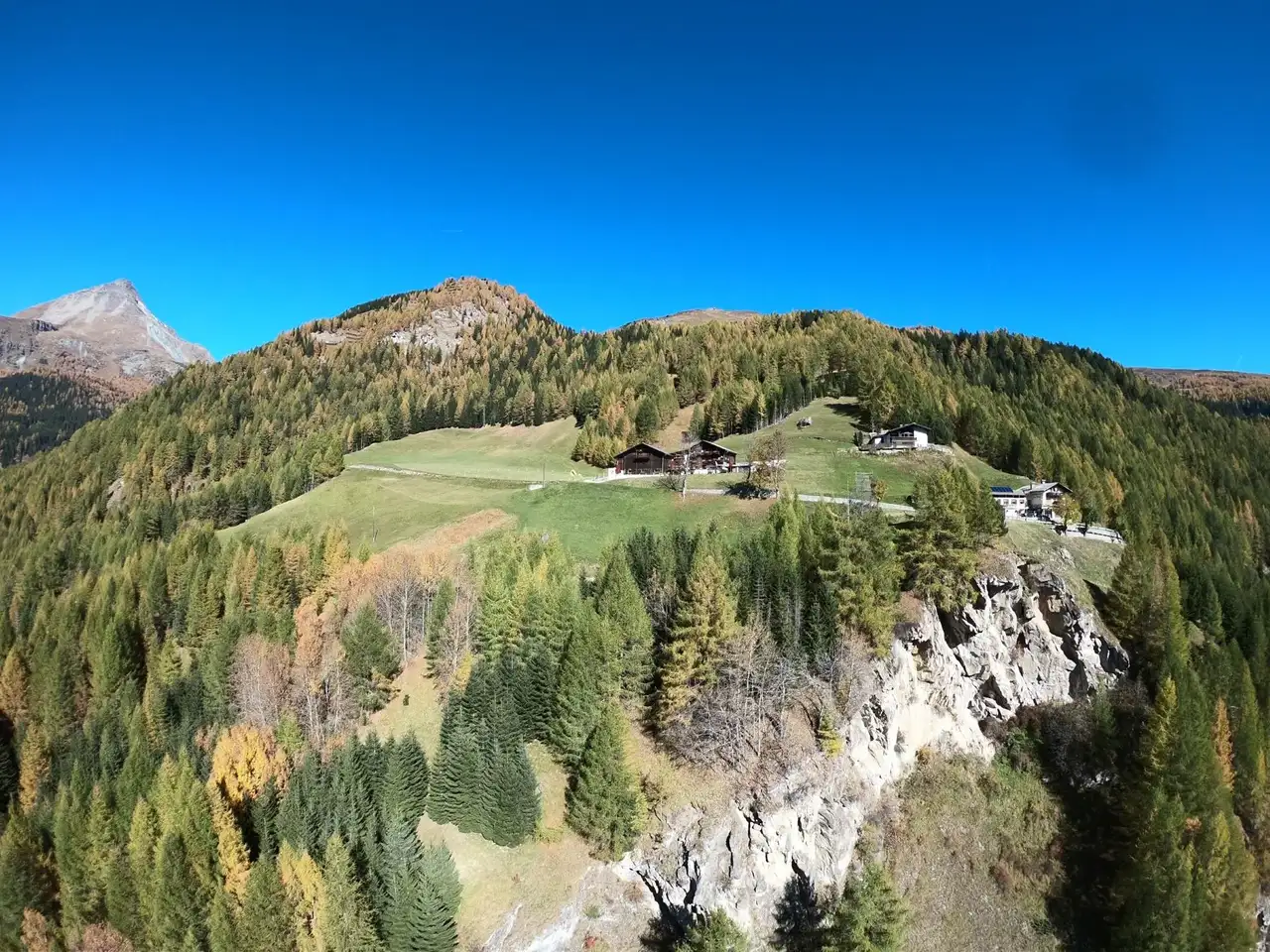 Blick auf Alm am Großglockner