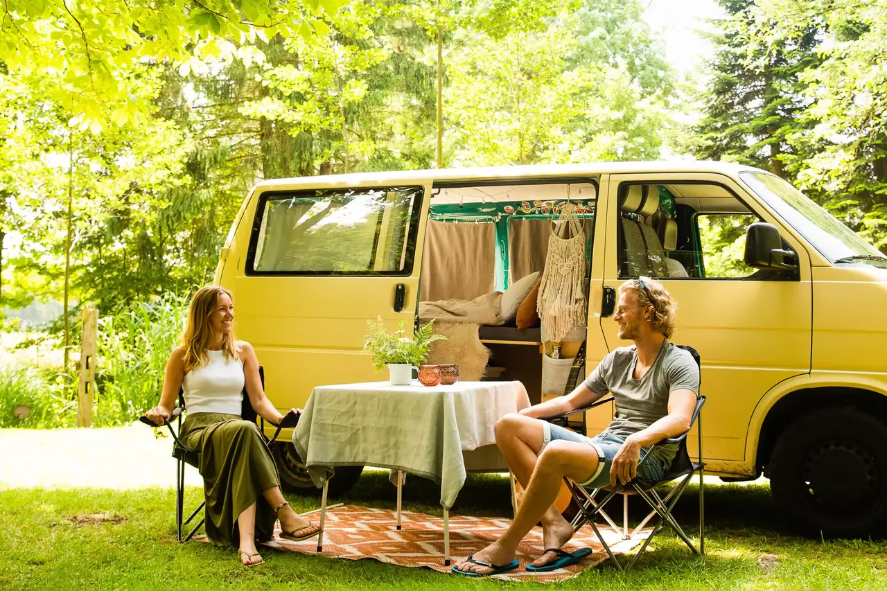Camping mit Freunden im Bulli