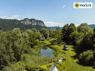 Wohnmobilstellplatz am See