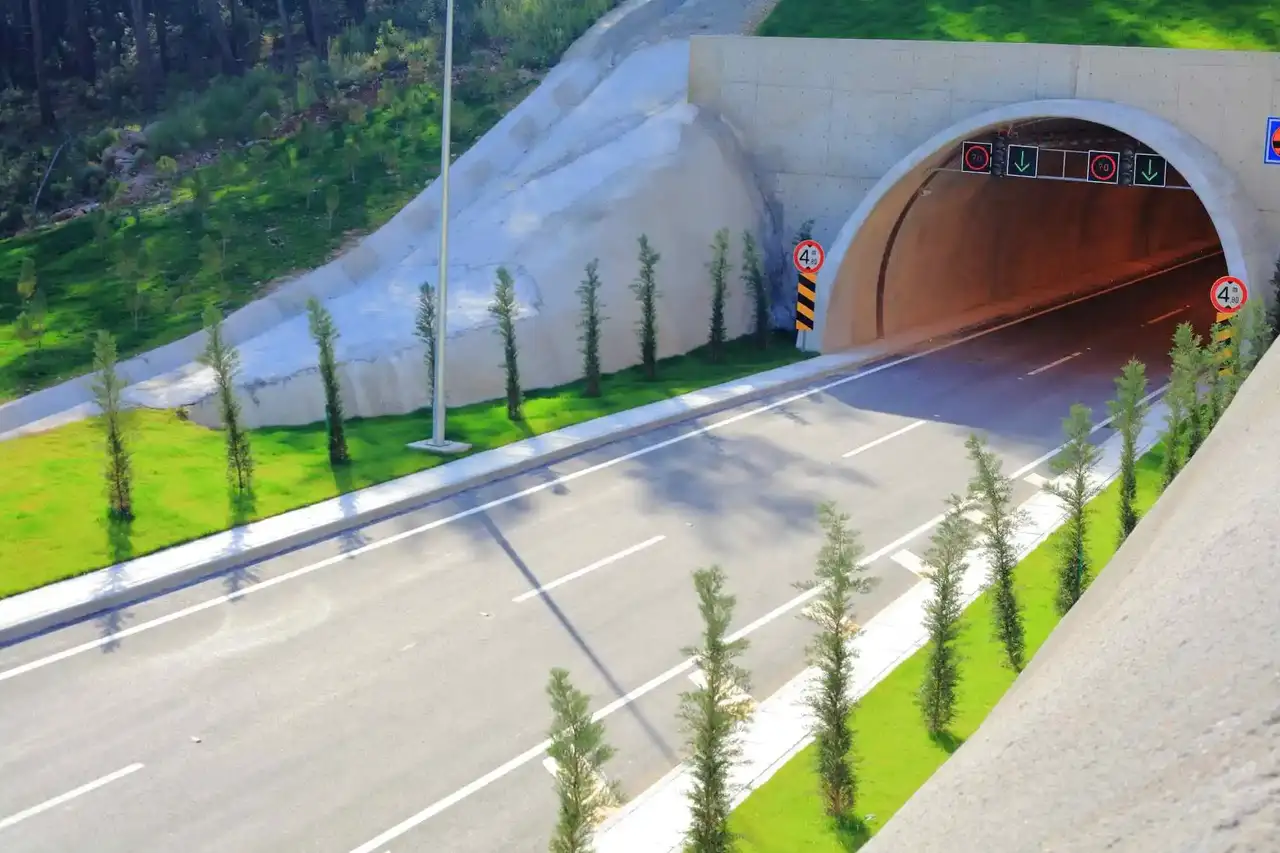 Autobahn Tunnel in Italien