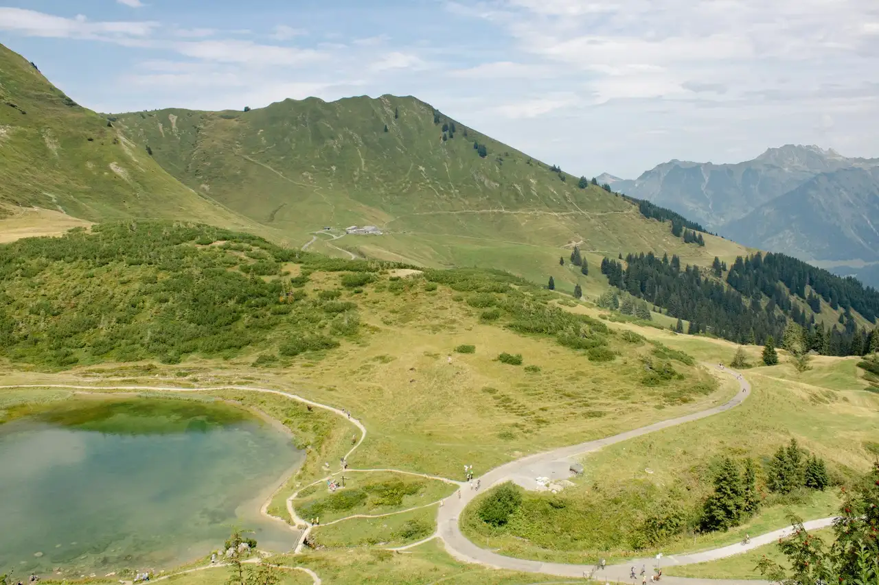 Alpen und Bergsee im Allgäu