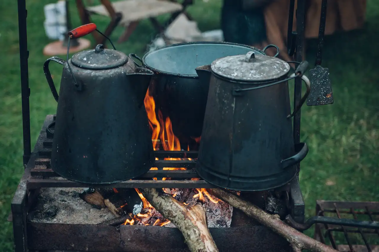 Geschirr für Camping