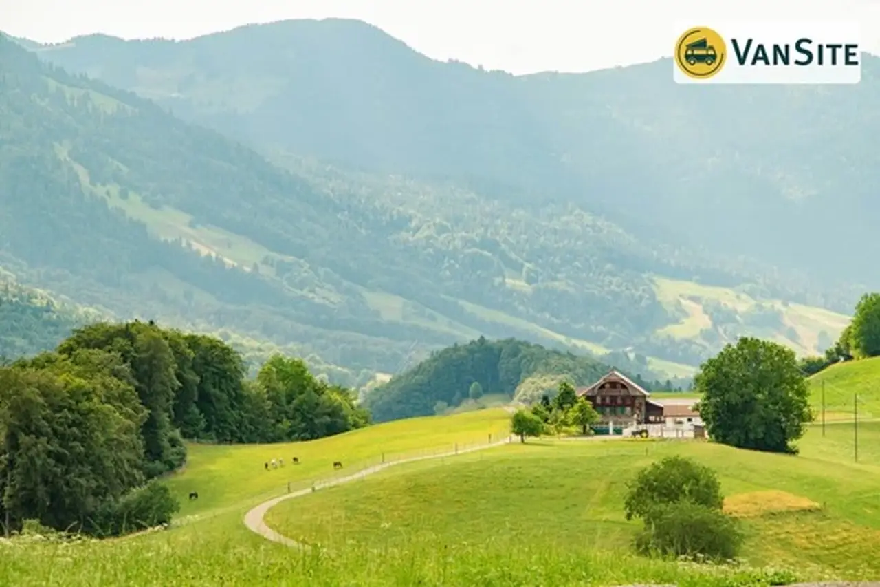 Bild von einer Alm in der Schweizer Natur