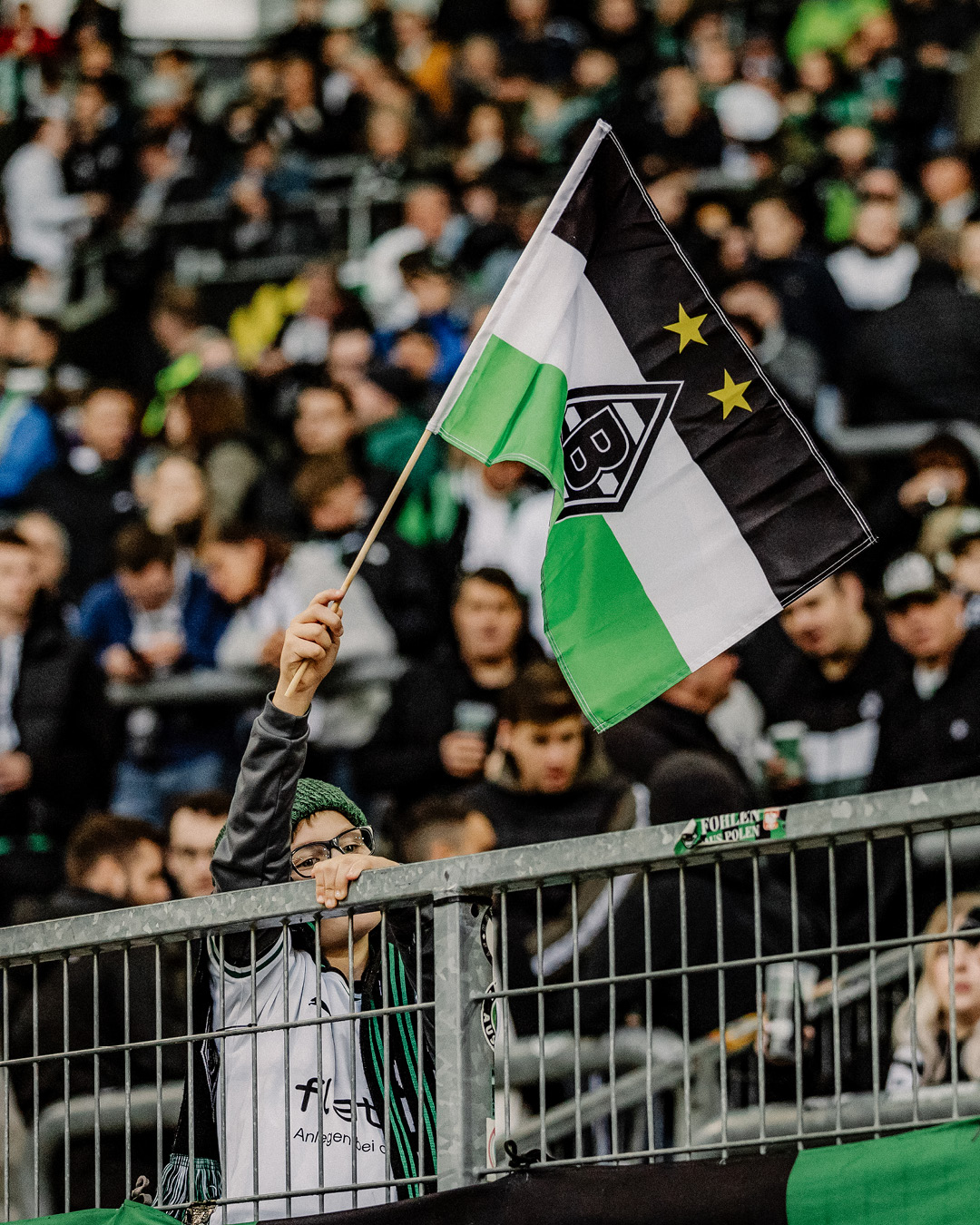 Zeig Flagge für deine Borussia und bring die Raute überall zum Wehen.