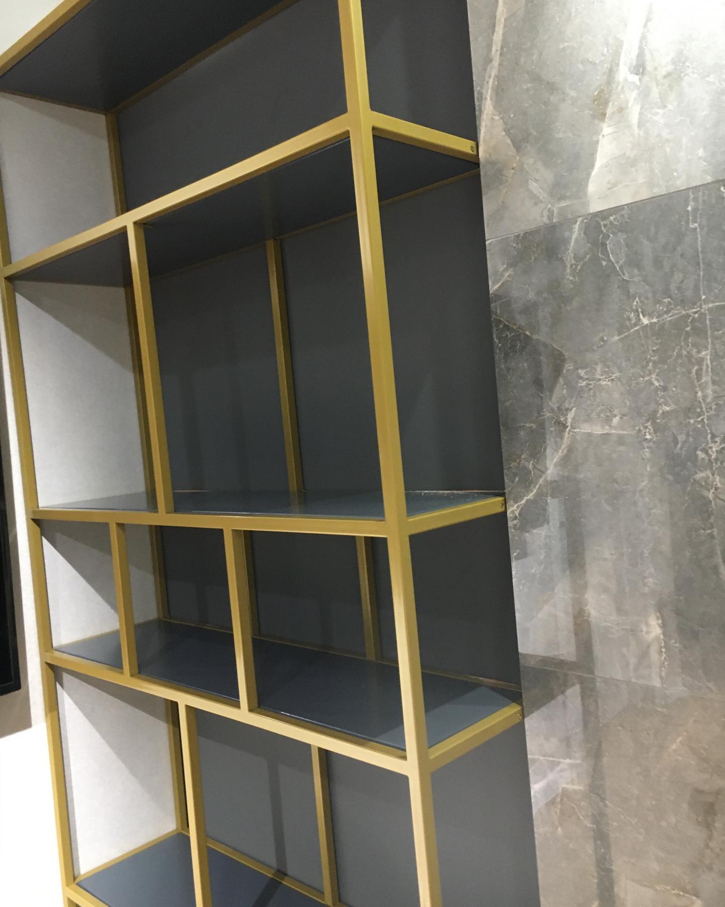 Stand Case