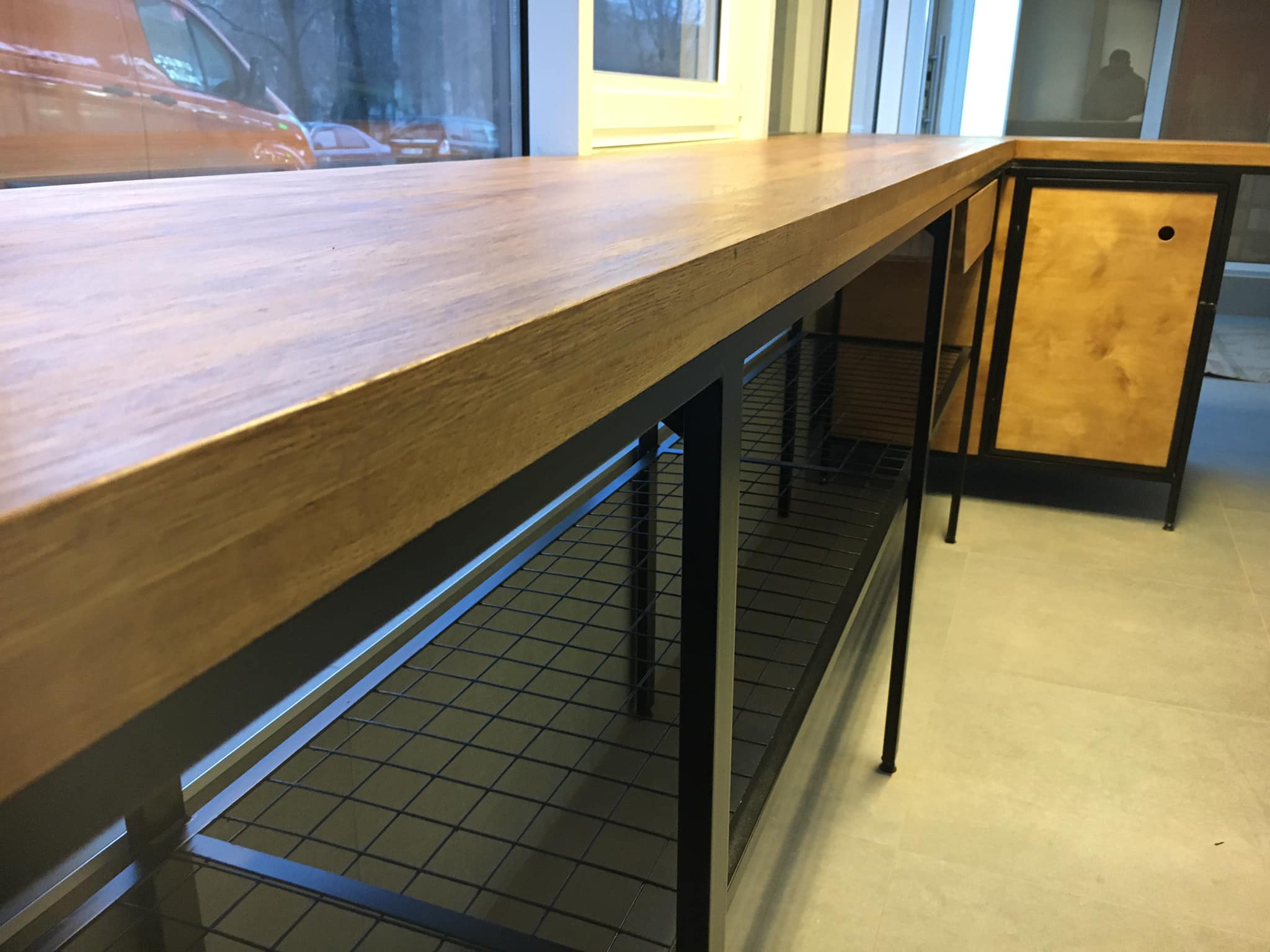 Bar Table