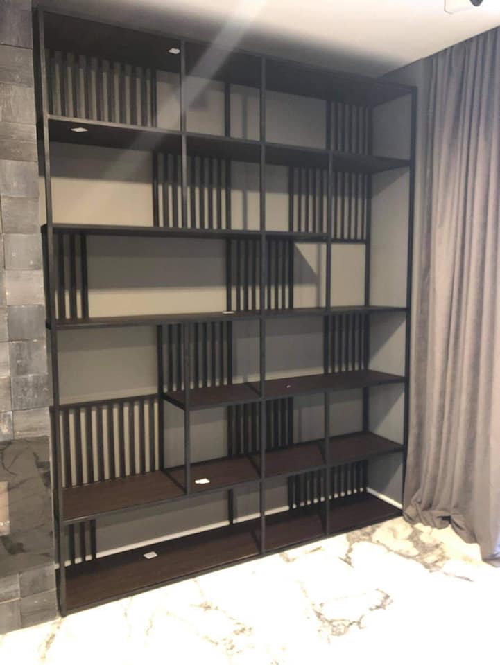 Stand Case II