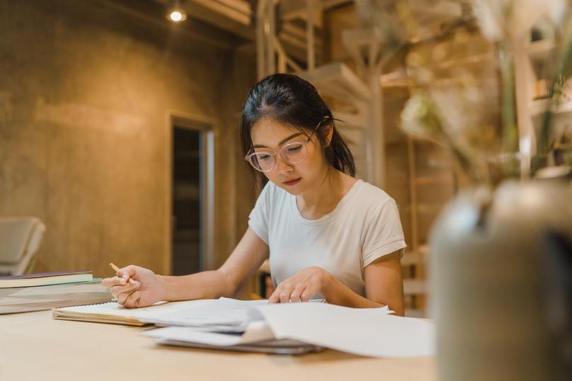 How to choose the right co-signer for your study abroad loan A complete guide for Indian students