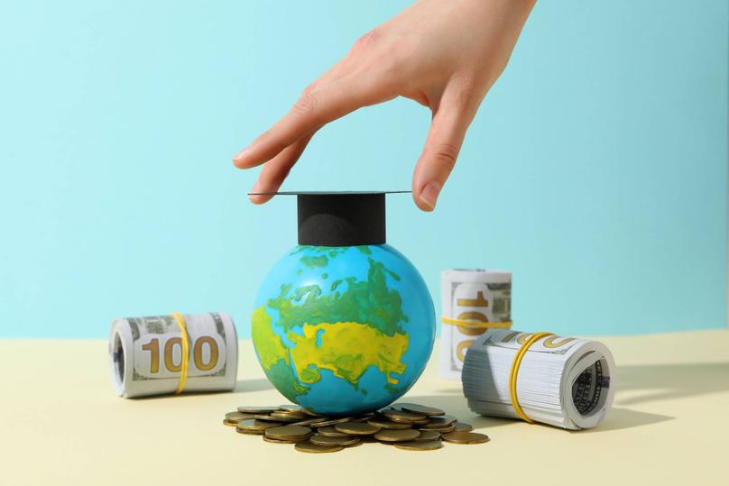 Everything you need to know about study abroad scholarships for graduate students