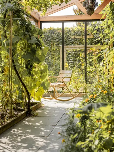 Interieur buitenverblijf tuinkas