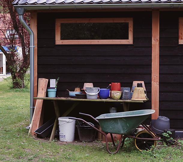Buitenverblijf-in-tuin-Familie-Knol