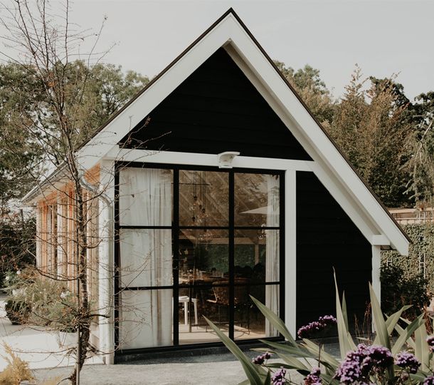 Zwart witte kapschuur