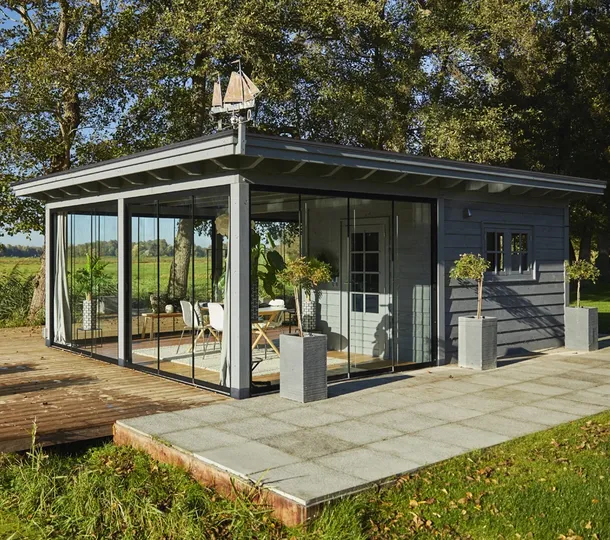 Grijs buitenverblijf