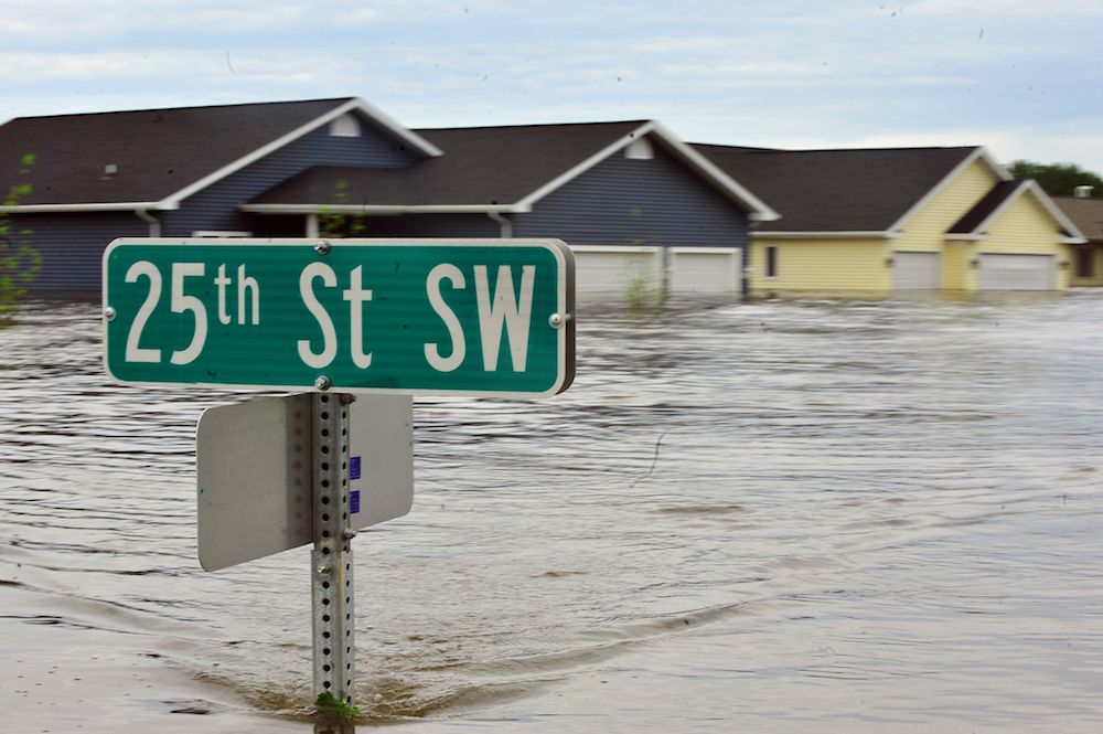 https://a.storyblok.com/f/270183/591555/589ac02872/flood-voice-alerts.jpg