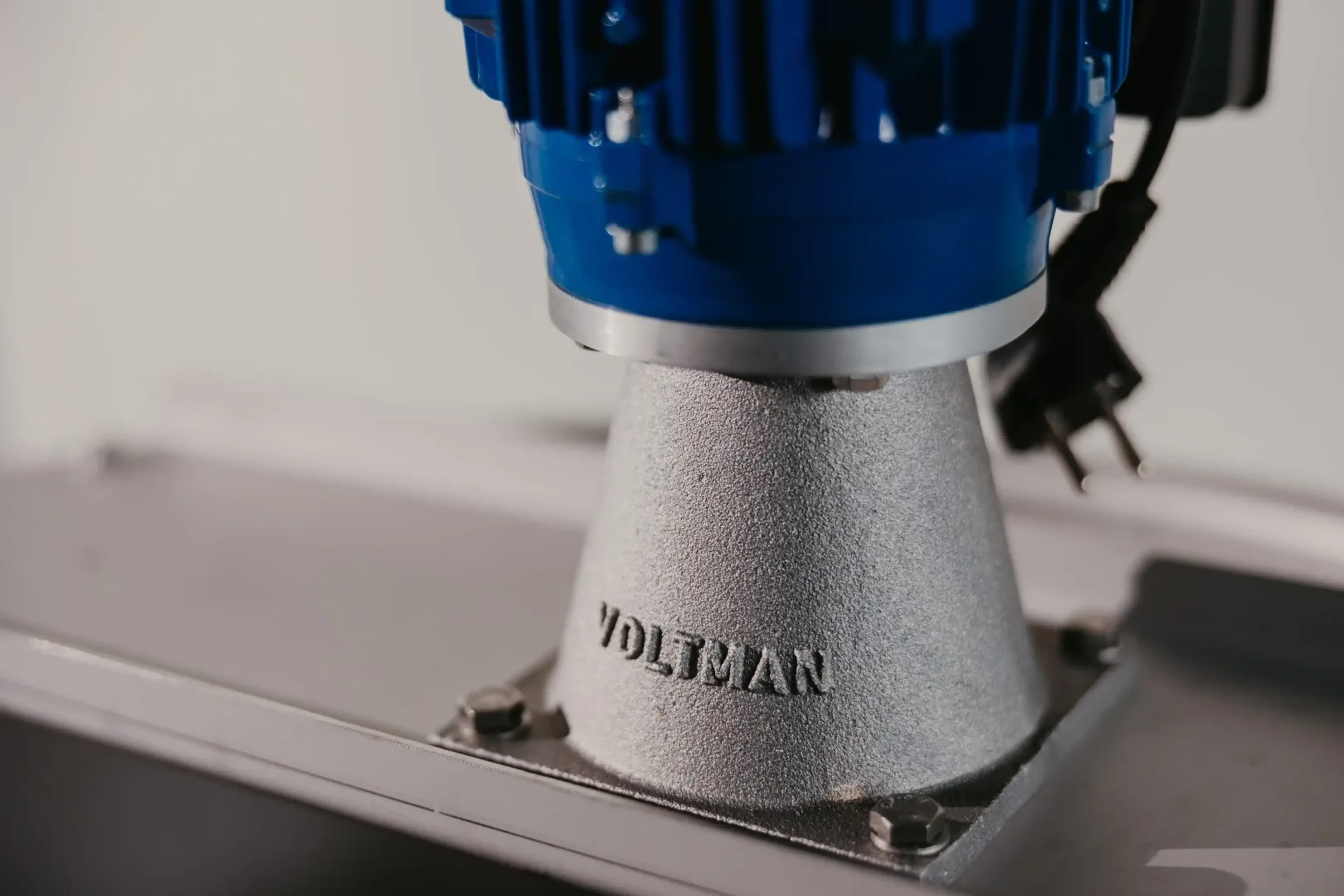 Mixing tank top mounted agitators Voltman