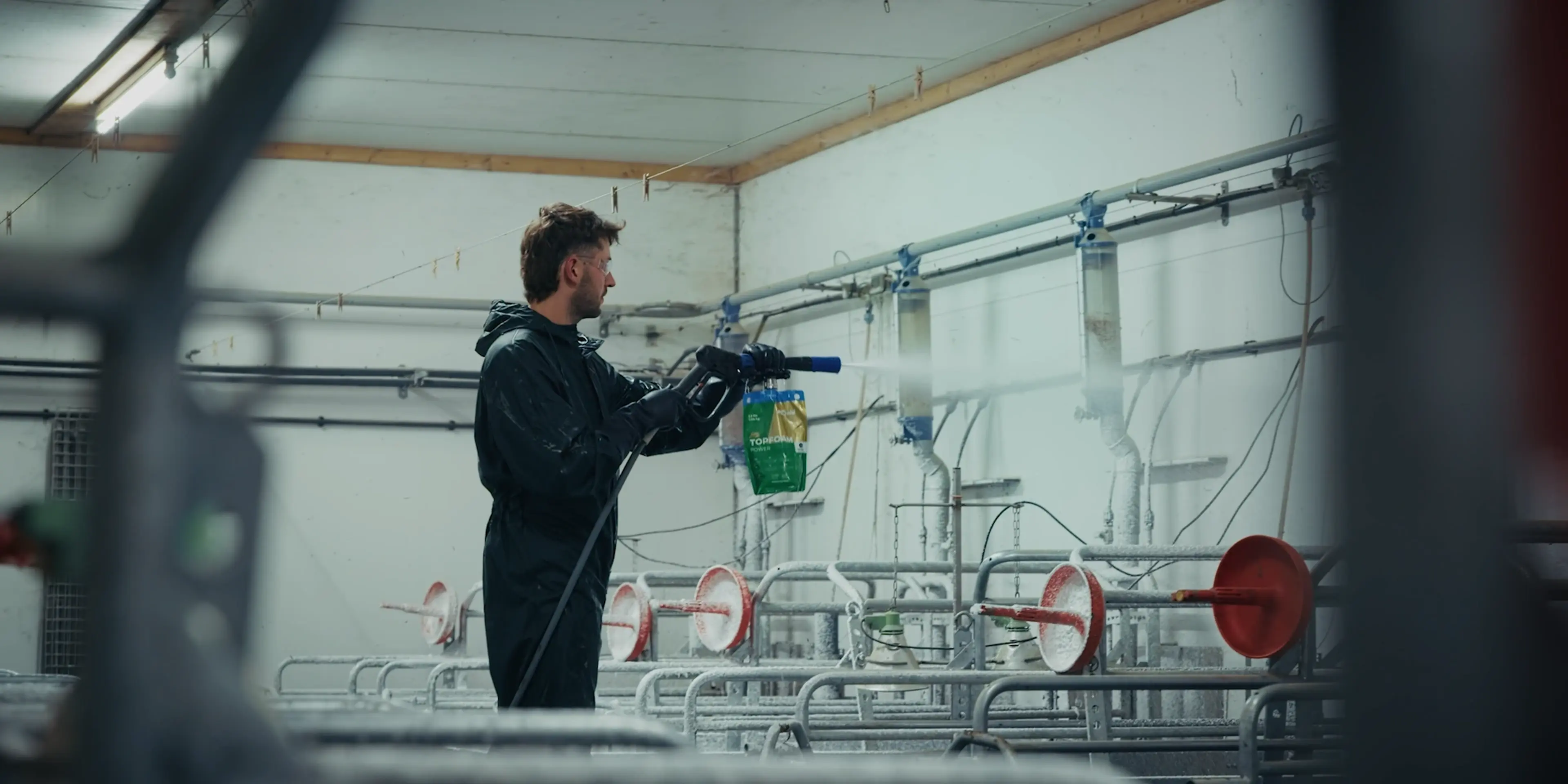 Die Reinigung und Desinfektion von Betrieben wird mit dem HyBag® einfach.