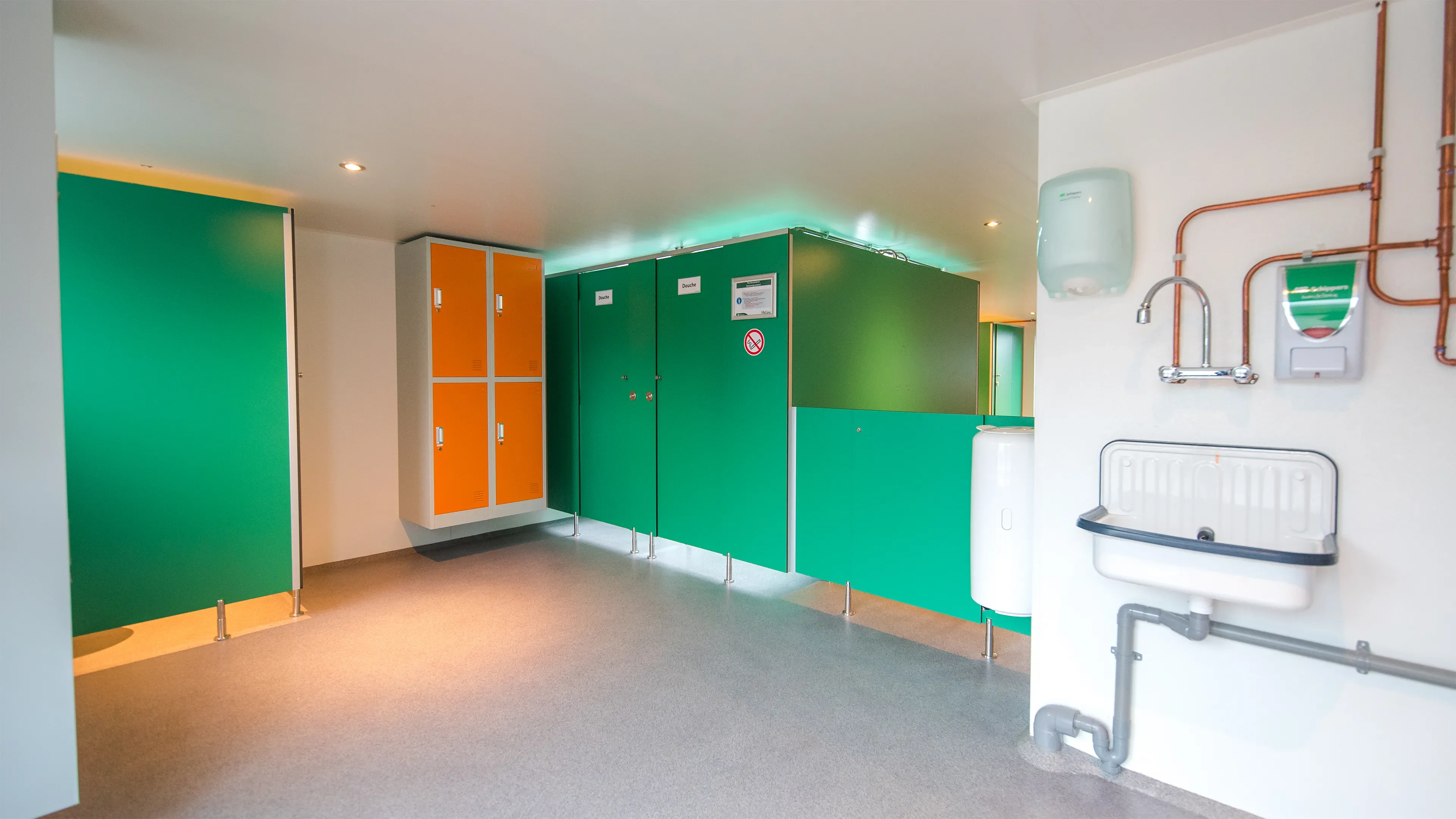 Changing room for hygiene routine