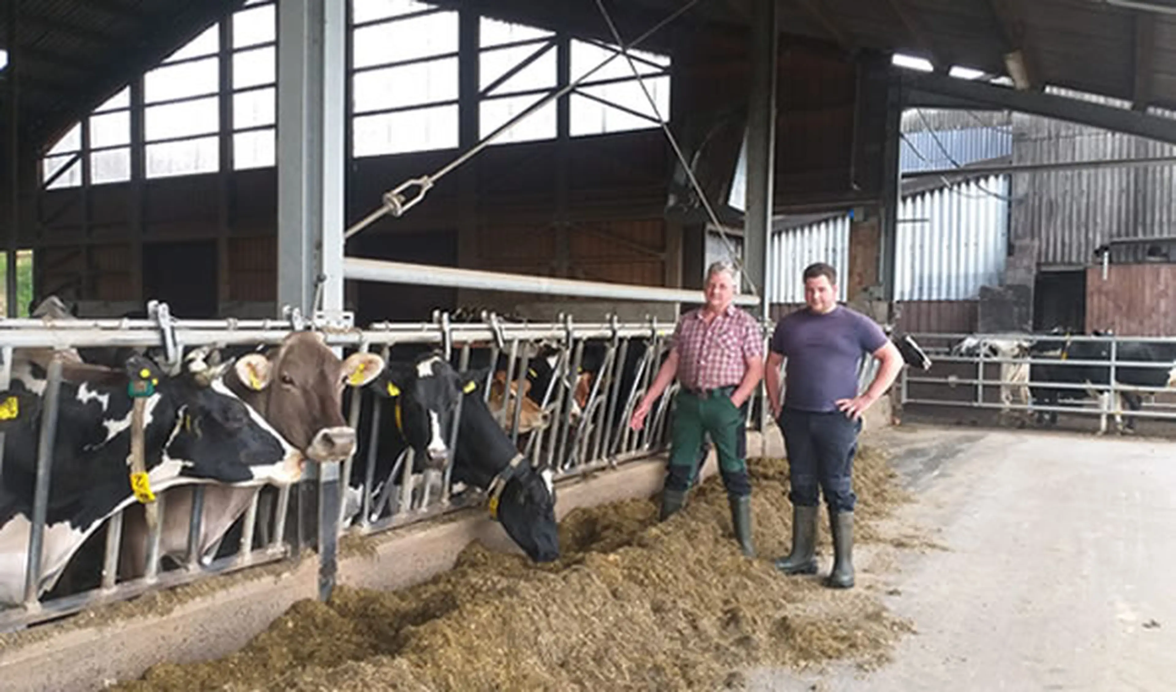 Bernd and Phillip Müller über MS Madentod