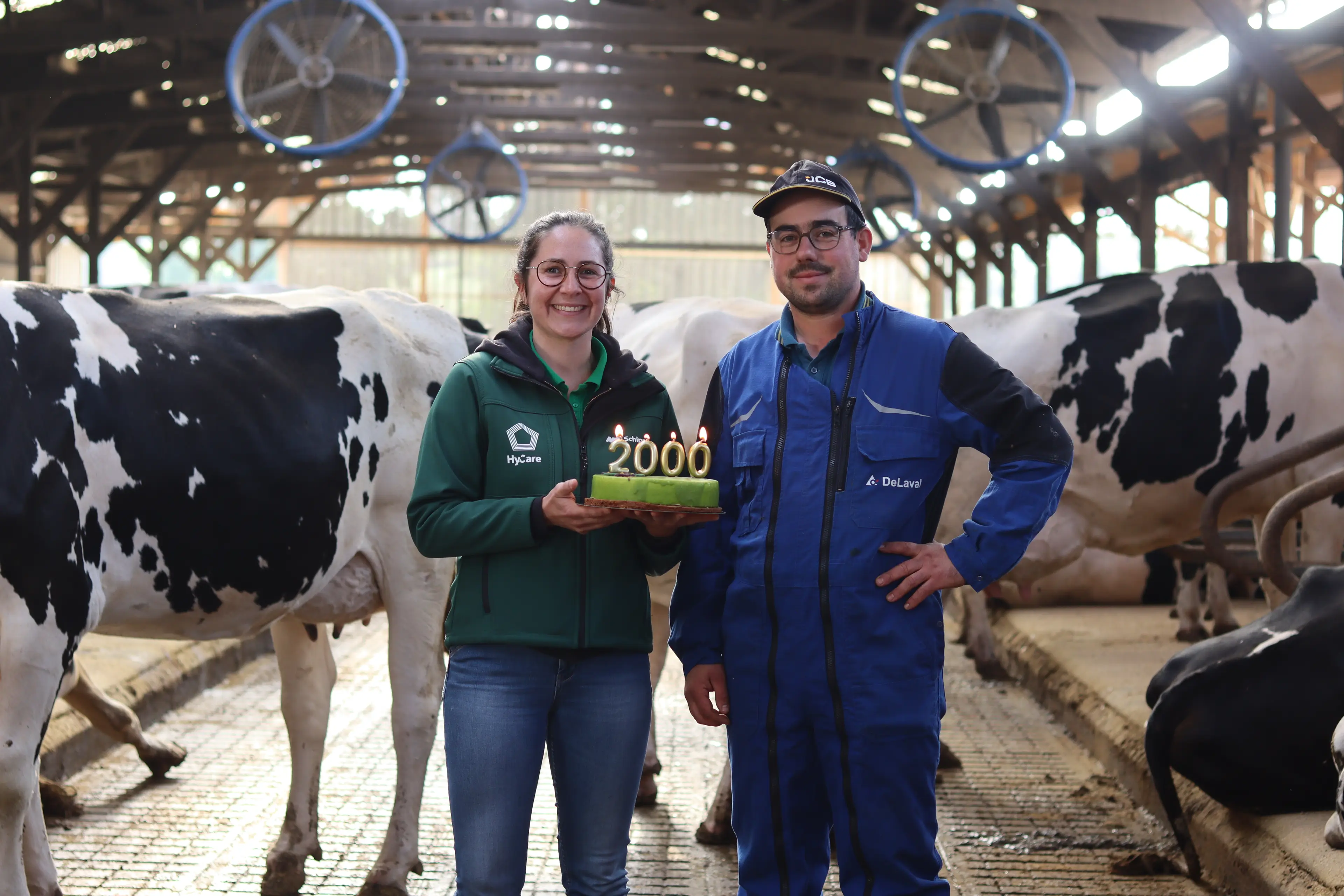 Celebrating together with the 2000st MS AutoHoofClean customer