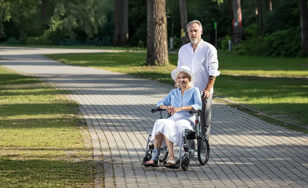 Dein Luxusrollstuhl für alle Lebenslagen