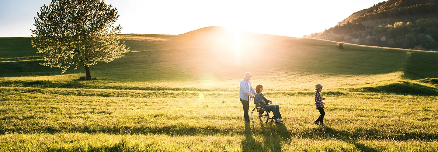 Shop Front Header Joviva Hilfsmittel Sanitätshaus Frau Im Rollstuhl Kind 1440x500