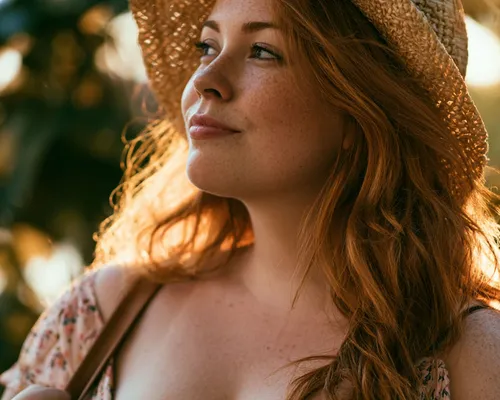 Kompressionsstruempfe bei Hitze, Frau im Sommer