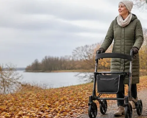 Sturzprävention im Herbst und Winter – sicher durch die dunkle Jahreszeit
