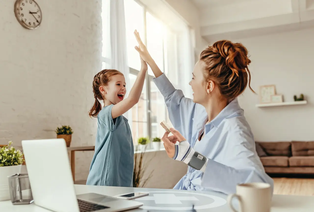 Sehnenscheidenentzündung am Handgelenk: Therapie & Tipps