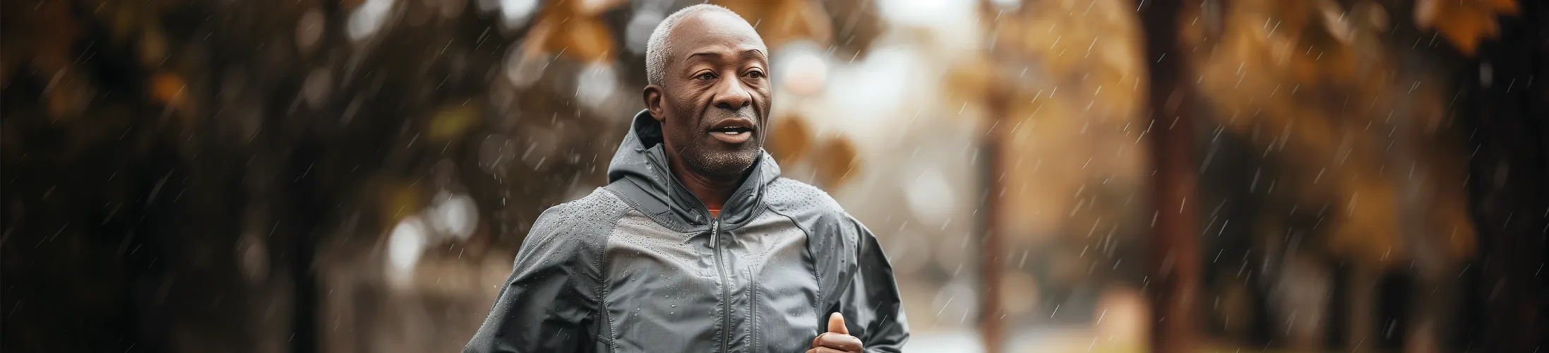 Jogger im Park, Orthese oder Bandage, das Knie wird geschont