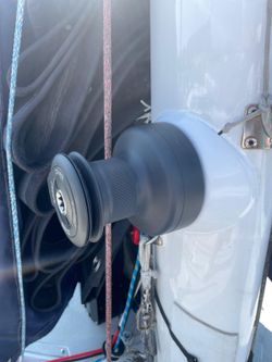 Mast winch base