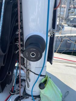 Mast winch base