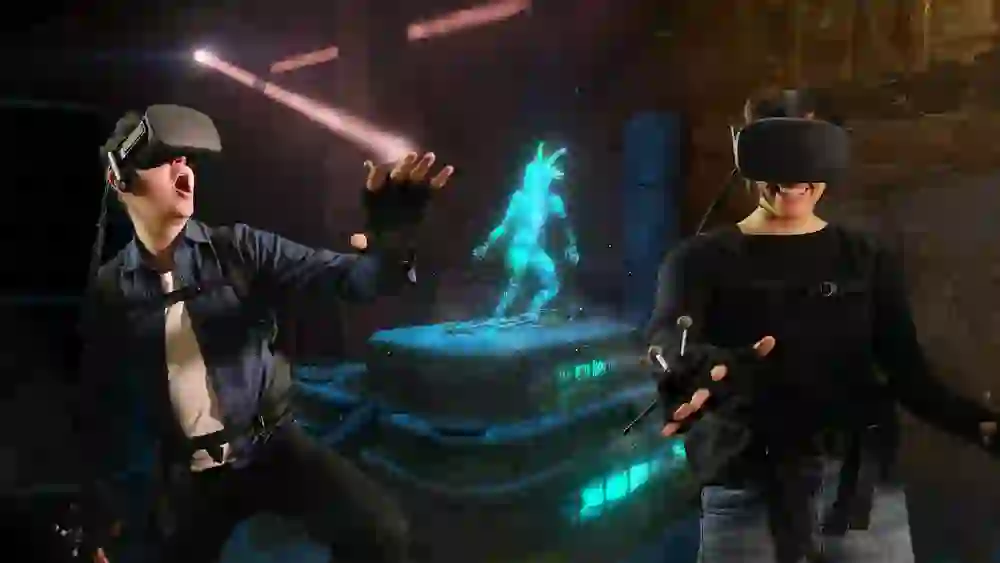 In the "Fusion Arena", thanks to VR technology, players are immersed in a virtual world, recognisable by their amazed and joyful faces, surrounded by a scene full of action.