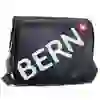 Das Bild zeigt die Umhängetasche BERN in der Farbe Schwarz