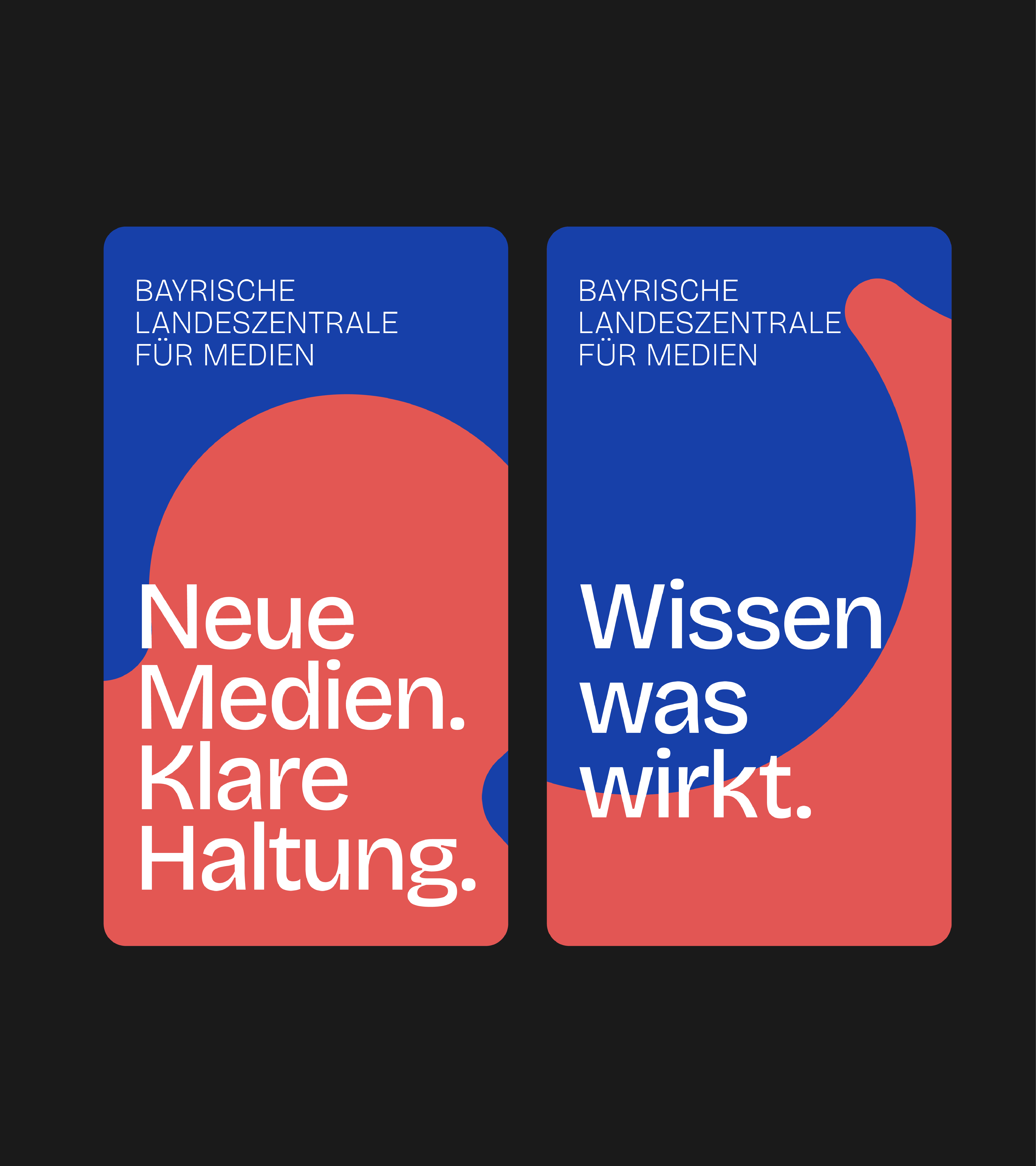 Bayerische Landeszentrale für neue Medien Modernes Plakatdesign der Bayerischen Landeszentrale für Medien mit klarer Typografie und kontrastreichen Farben in Blau und Rot.