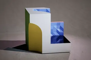 Mockup, Modell mit verschiedenen Materialialien, grau mit blauen Paneelen