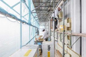 Konstruktion Wohnturm „De Puls“: Holzständerbauweise mit WDVS und Flachverblendern von Sto