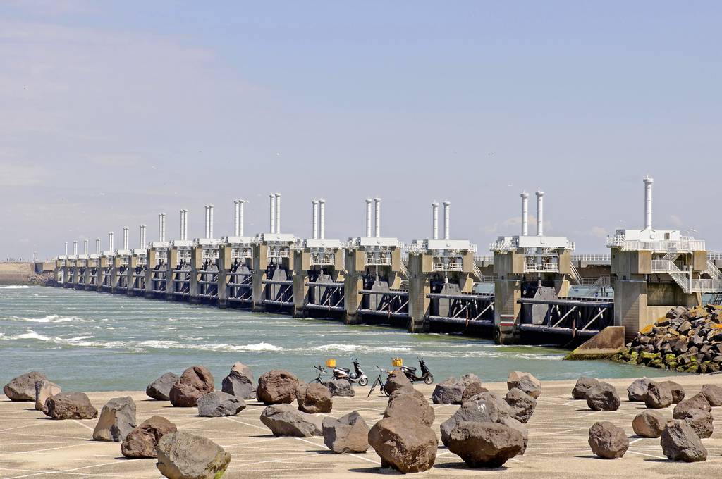 L'impressionant barrage anti-tempête de l'Escaut oriental