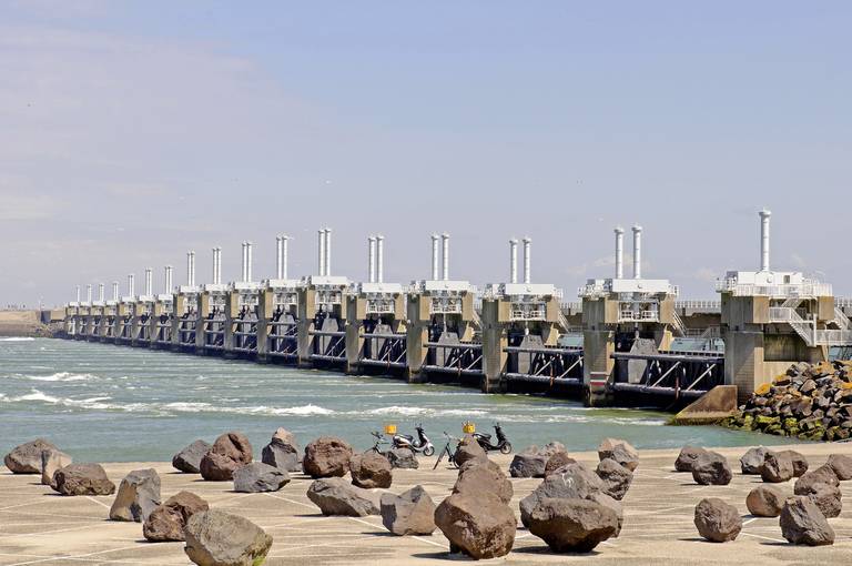 L'impressionant barrage anti-tempête de l'Escaut oriental