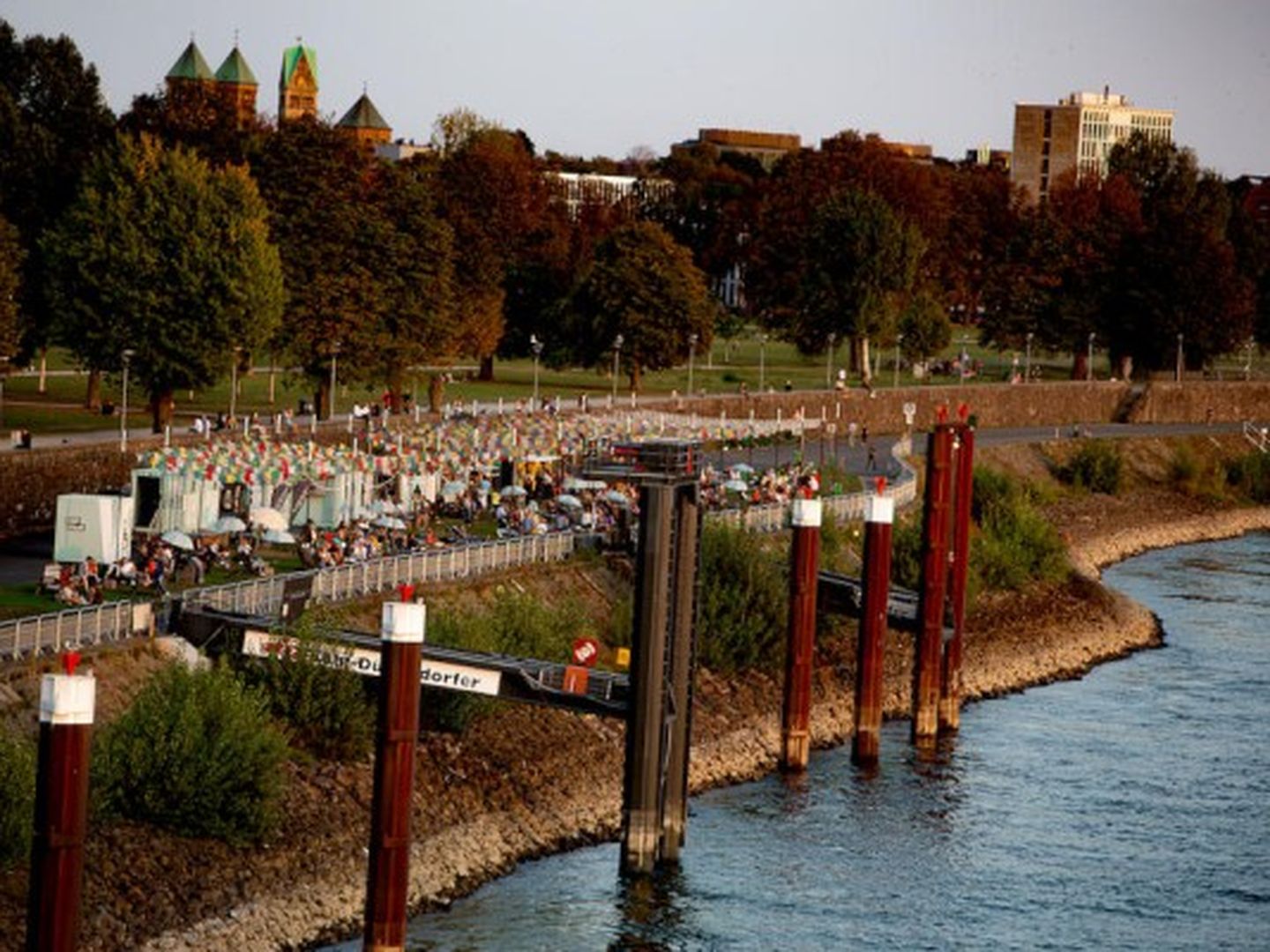 Stadtstrand am Robert-Lehr-Ufer © Stadtstrand Düsseldorf GmbH